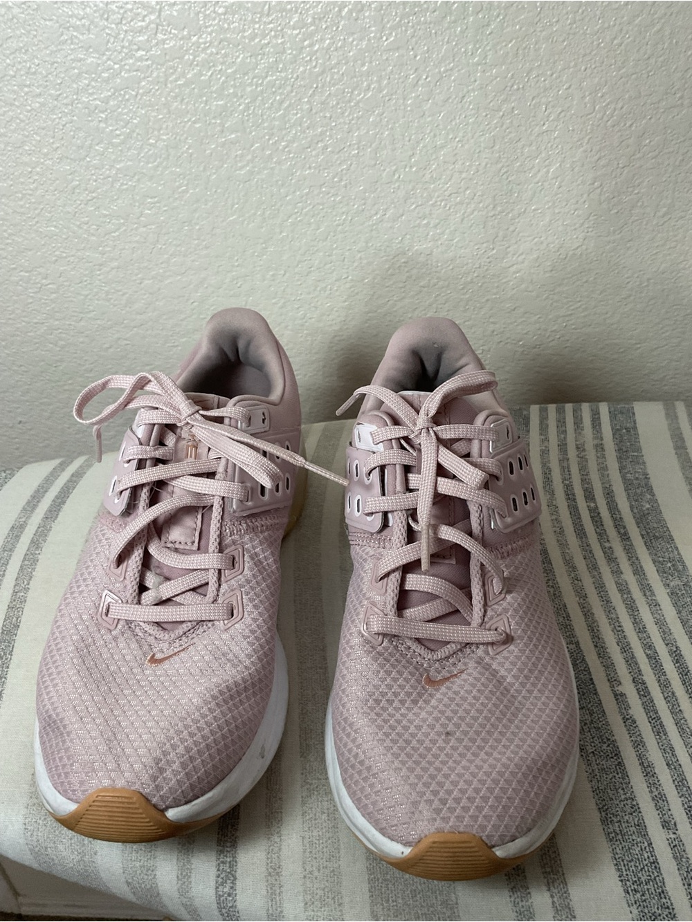 Nike Womens Air Max Bella TR 4 Champagne Pink Lace-Up Sneakers - Picture 5 of 7